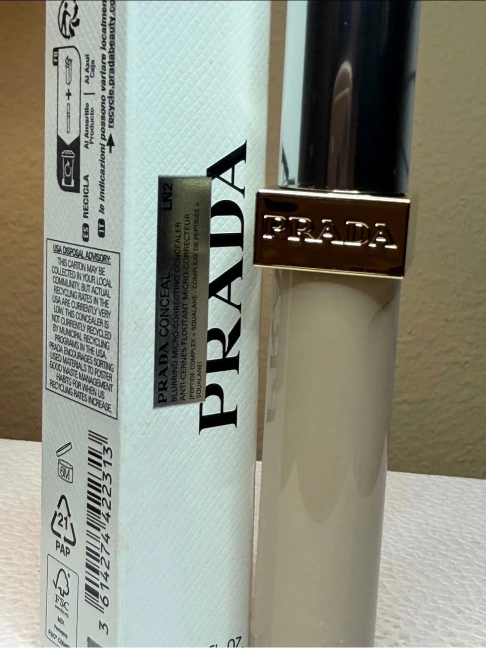 LN2 Prada Conceal - Blurring Micro-correction Concealer